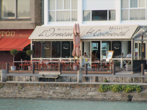 hotel with a sea view in cancale